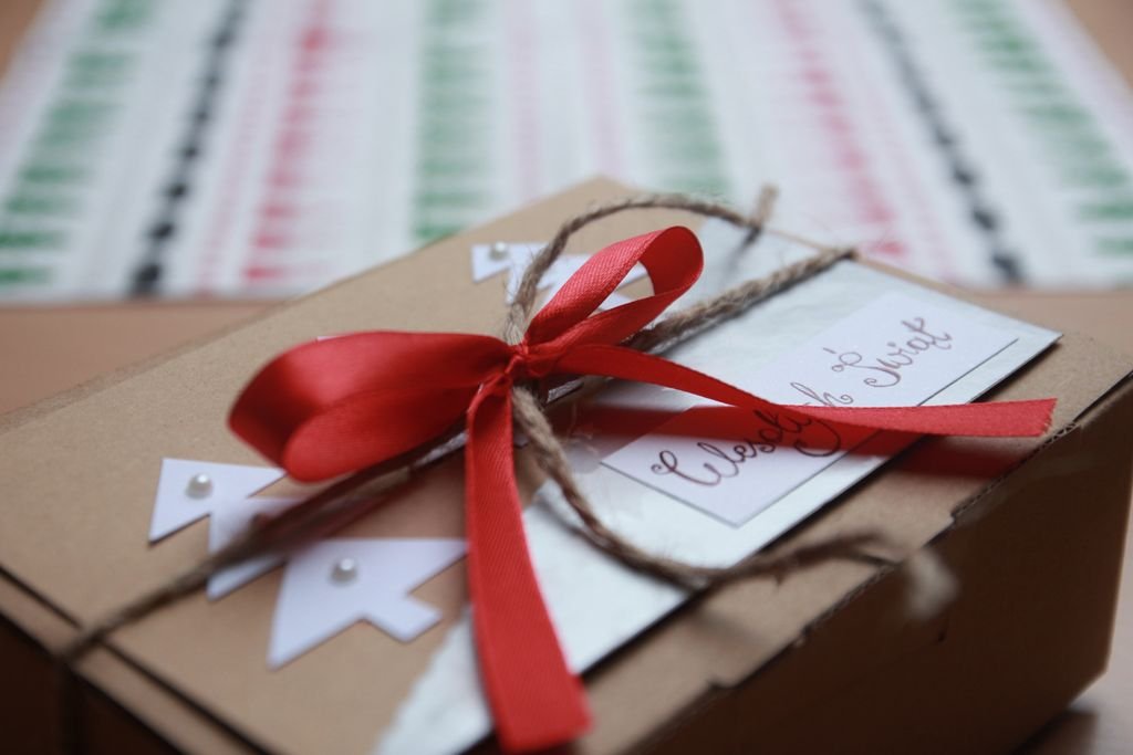 Handwritten card that makes a small coworker gift feel personal