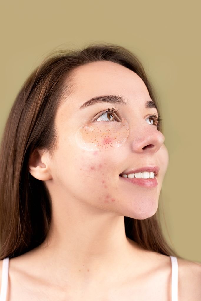Pimple patch worn overnight to draw out fluid and protect the spot